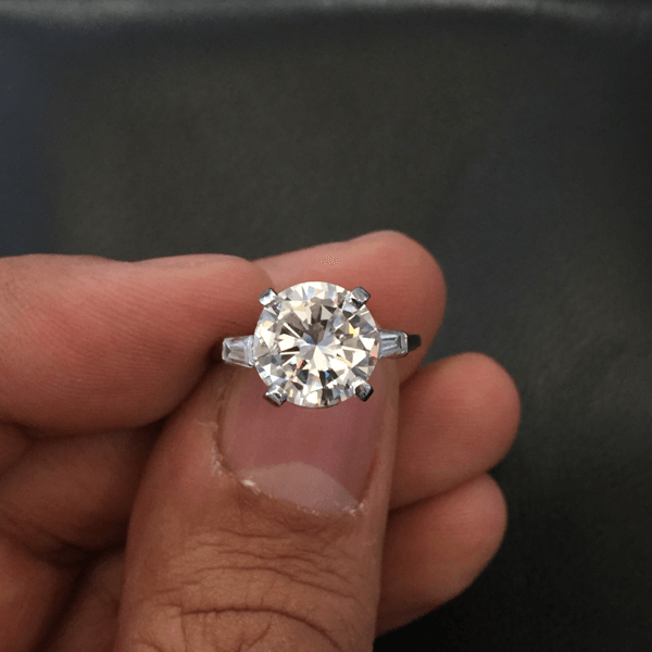 4 Ways to Sell Your Engagement Ring – Explained - M.I.Trading