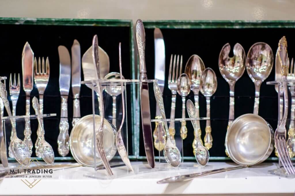 Discover Austin's Trusted Silverware Buyer Turn Silverware into Cash